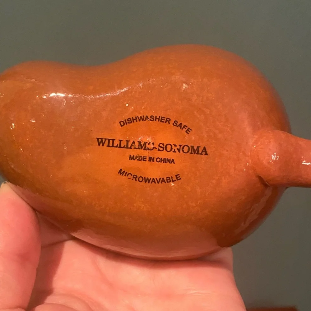 Set of 5 Williams Sonoma Chili Pepper stacking bowls